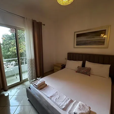 Dhermi Hotel