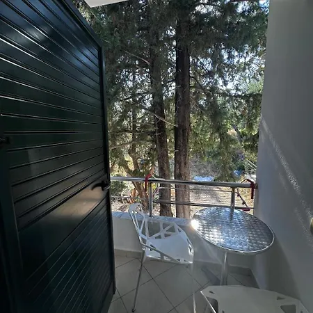 Dhermi Hotel