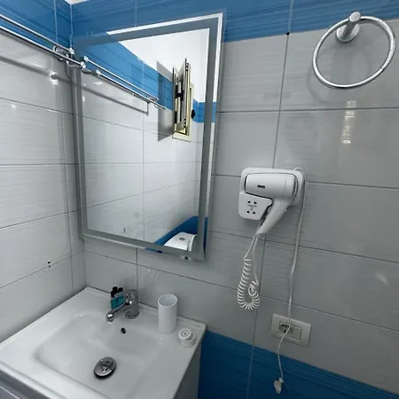 Hotel Dhermi 3*